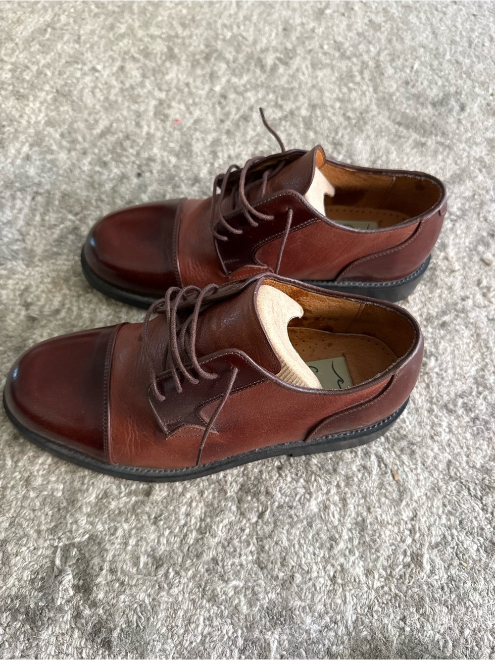 Men's Brown Leather Derby Shoes with Cap-Toe Detailing